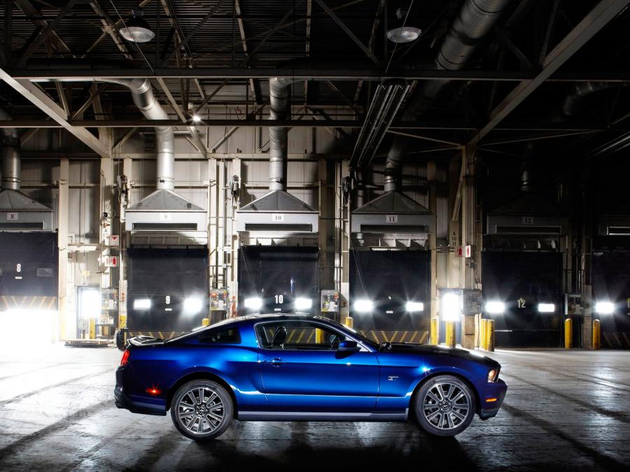  Ford Mustang GT 2010 года  (фото 194 из 213)
